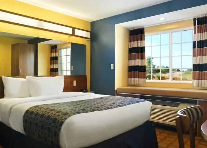 Microtel Inn & Suites