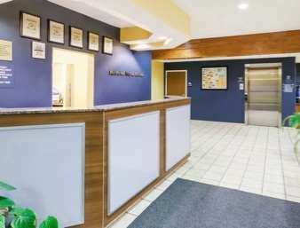 Microtel & Hotel