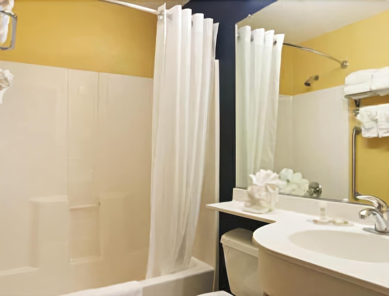 Hotel Microtel & 2*